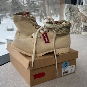 Levi's Steve  Natural Lace-Up Boots with Paisley Lining
